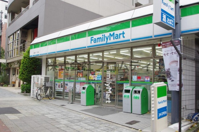 コンビニ　ファミリーマート 北堀江一丁目店（コンビニ）まで47m