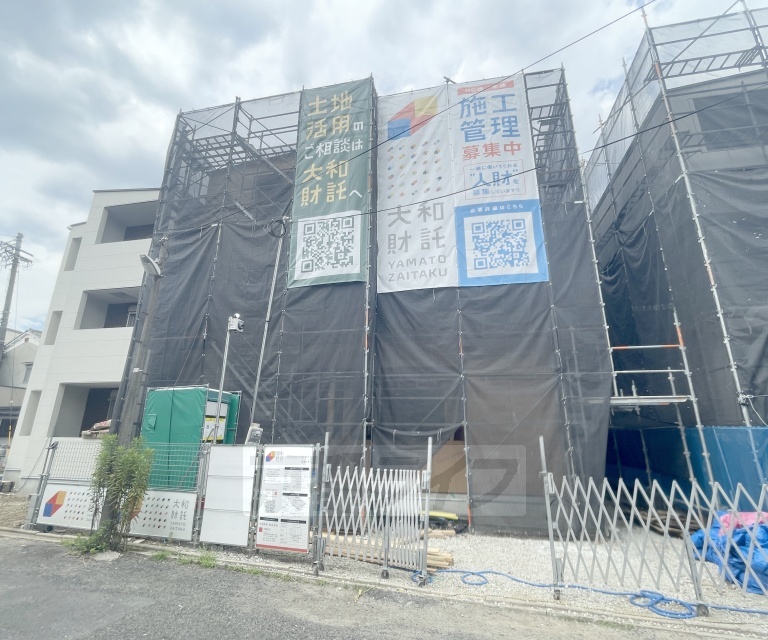 建物外観　・建築中
