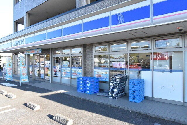コンビニ　ローソン越谷レイクタウン一丁目店（コンビニ）まで517m
