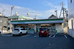 コンビニ　ファミリーマート 高松松島町店（コンビニ）まで195m