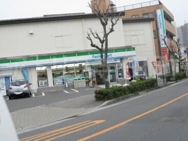 コンビニ　ファミリーマート喜連東四丁目店（コンビニ）まで512m