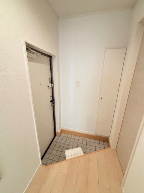 玄関　別部屋の写真