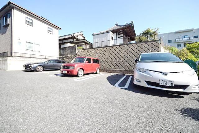 駐車場　★更新料不要・８帖のお部屋★
