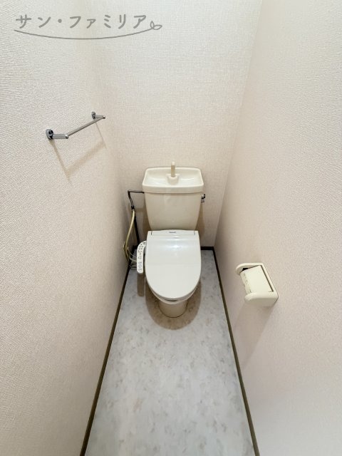 トイレ　同一物件別部屋写真
