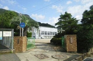 小学校　佐世保市立日宇小学校（小学校）まで1563m