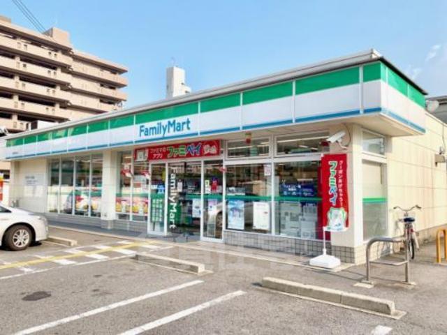 コンビニ　ファミリーマート　西大路七条（コンビニ）まで383m