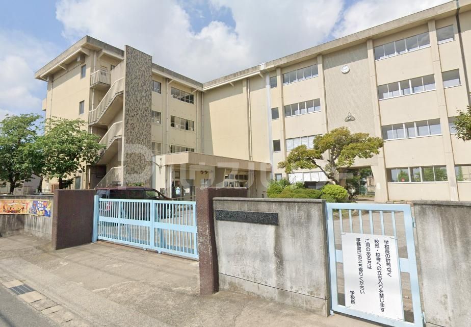 小学校　松戸市立古ケ崎小学校（小学校）まで1040m