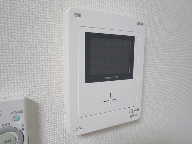 セキュリティ　TV付インターホン完備♪顔が見えて安心です♪