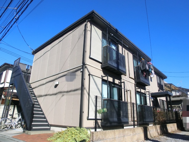 建物外観　静かな住宅街に佇むアパートですヽ(´▽｀)/