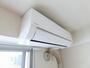 その他設備　洋室4.4帖のお部屋にあるエアコンです！ムシ暑い夏も肌寒い冬