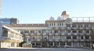 小学校　中央区立有馬小学校（小学校）まで454m