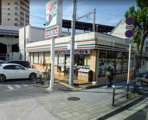 コンビニ　セブンイレブン（コンビニ）まで181m