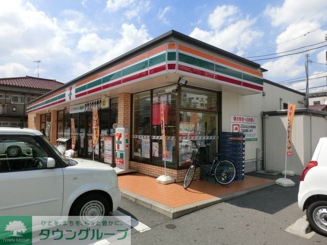 コンビニ　セブンイレブン（コンビニ）まで200m