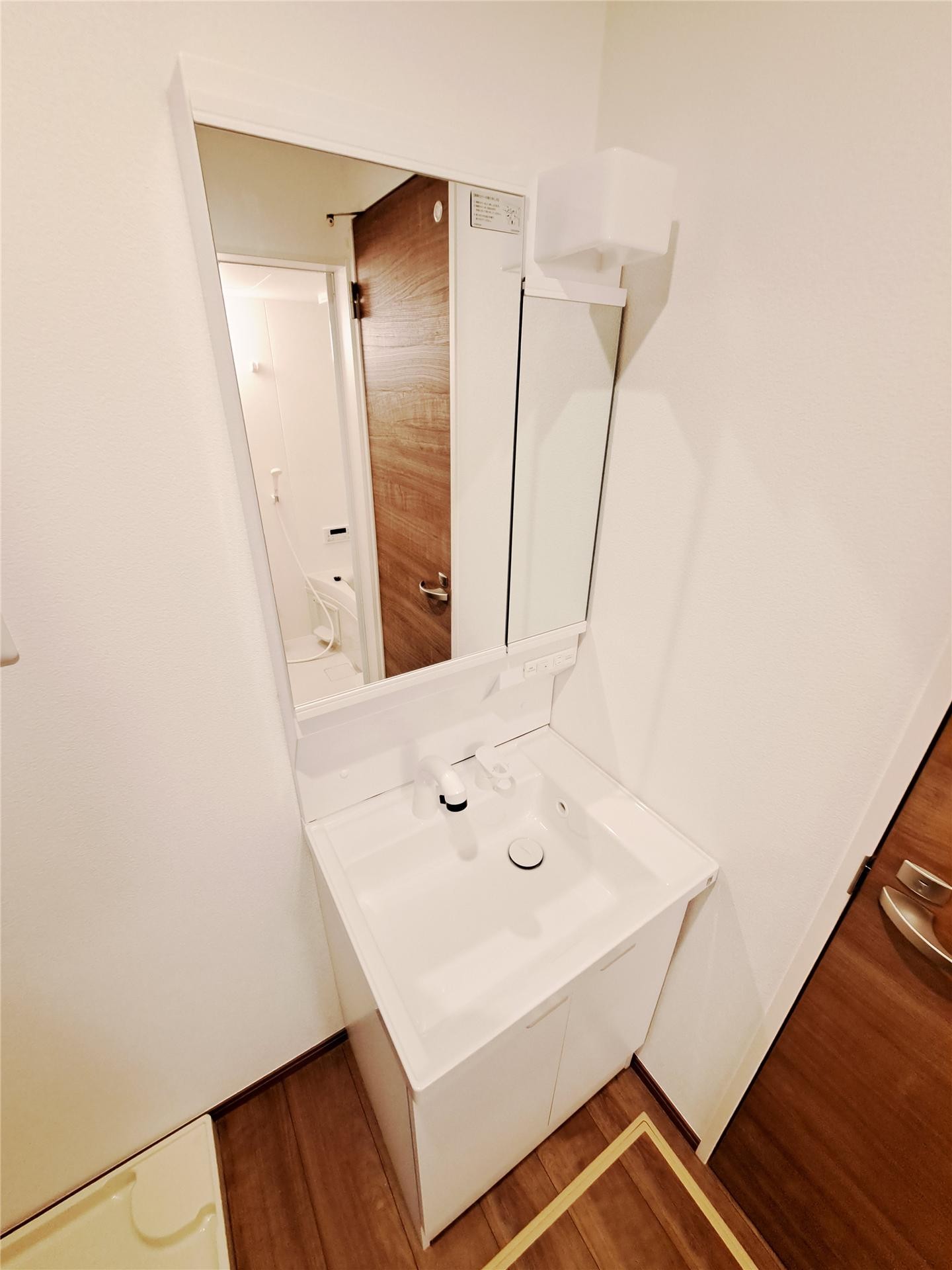 洗面設備　同ハウスメーカーの建築物件の写真です