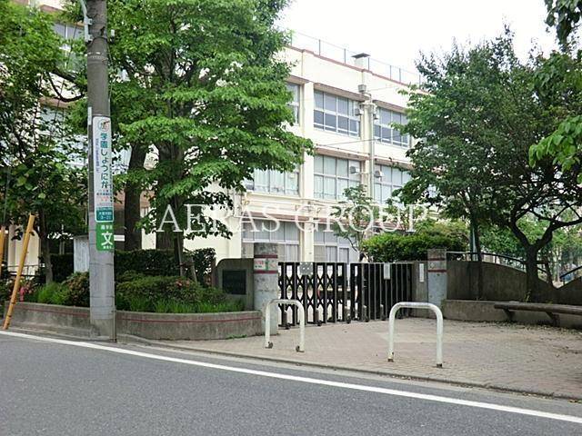 小学校　練馬区立大泉第三小学校（小学校）まで804m