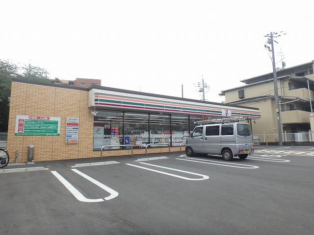 コンビニ　セブンイレブン池田井口堂３丁目店（コンビニ）まで868m