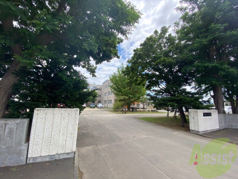 小学校　札幌市立茨戸小学校（小学校）まで489m
