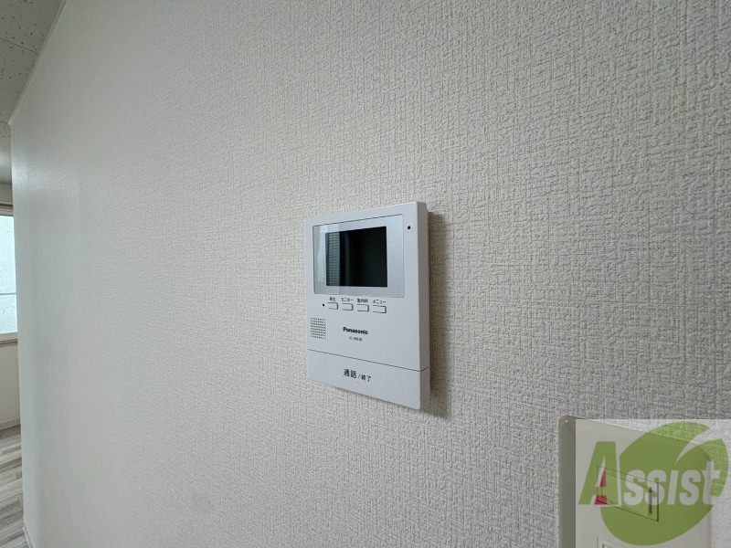 セキュリティ　ＴＶモニター付インターホンです。来客者の顔が見えるので安心！