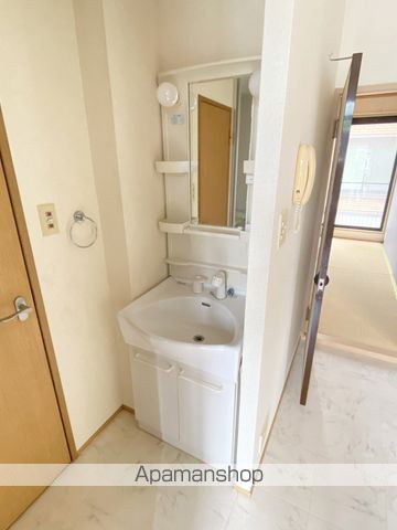 ＪＲ東海道本線 菊川駅 バス乗車時間：20分 最寄りバス停で下車 徒歩10分 2階建 築29年の内装写真