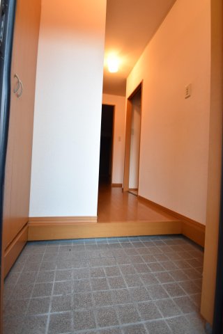 玄関　※参考写真