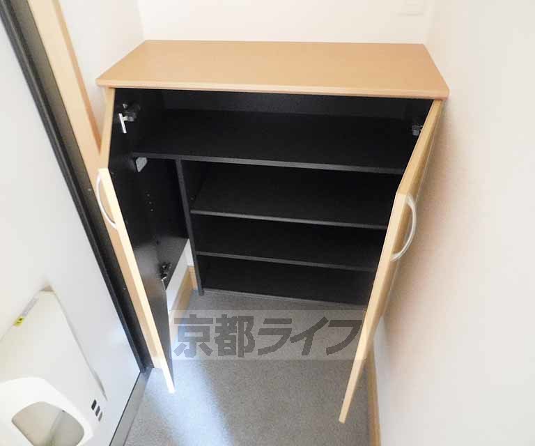 玄関　綺麗な靴箱です