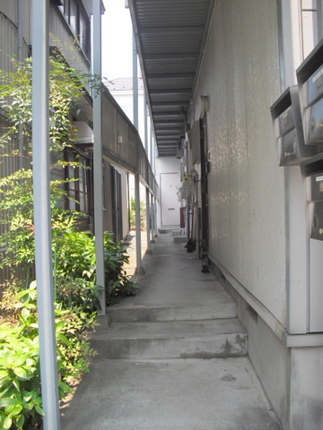 エントランス　１階共用廊下