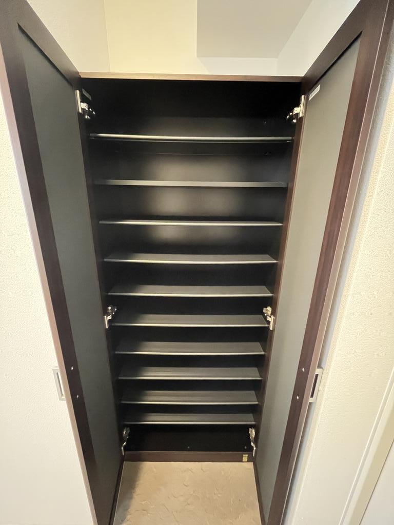 玄関　※同建物別部屋