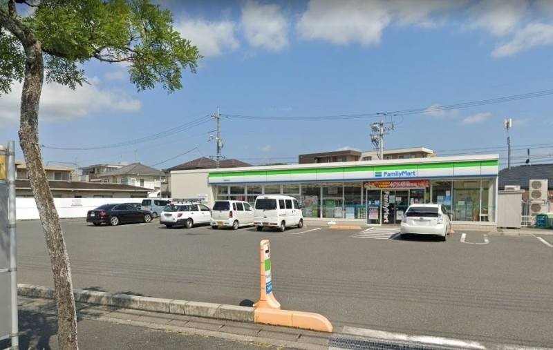 コンビニ　ファミリーマート　高柳西町店（コンビニ）まで305m