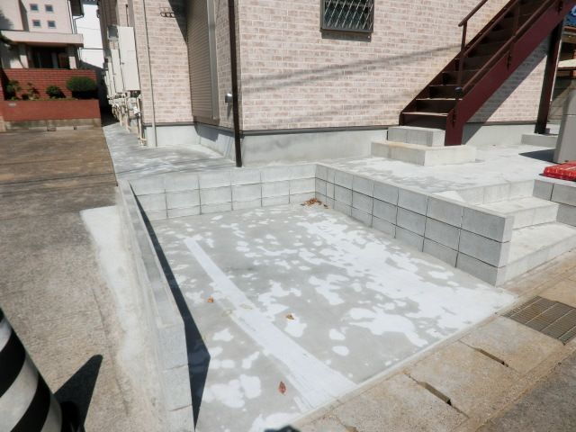 駐車場　敷地内共有スペースです。