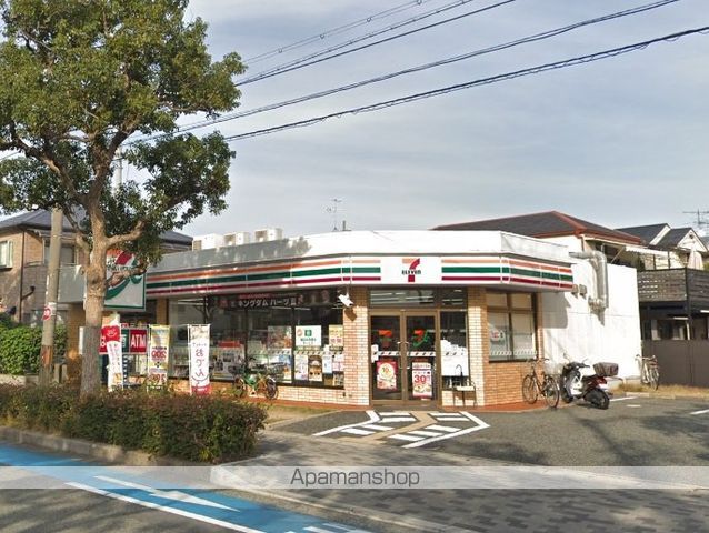 コンビニ　セブンイレブン（コンビニ）まで707m