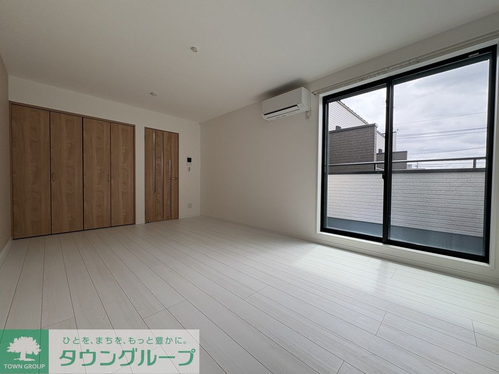 シャルールの居間写真