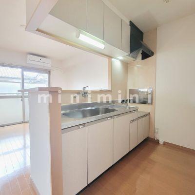キッチン　部屋が別号室の写真です　現況優先