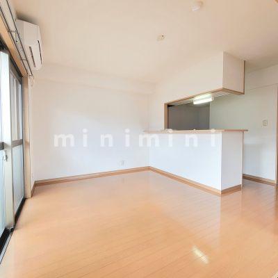 居室・リビング　部屋が別号室の写真です　現況優先