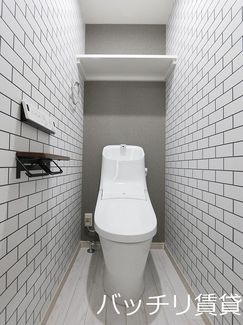 トイレ　同シリーズの別のお部屋になります。現況を優先します。