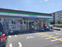 コンビニ　ファミリーマート鴻巣富士見店（コンビニ）まで216m