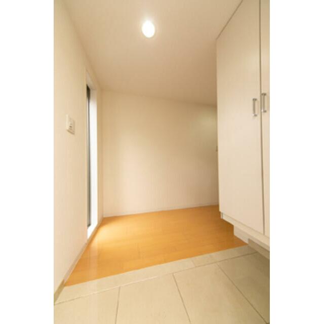 玄関　※写真は同タイプ住戸です。