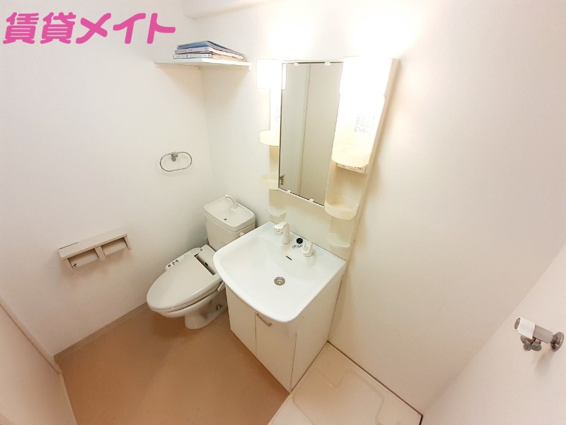 洗面設備　同物件別部屋の物です。