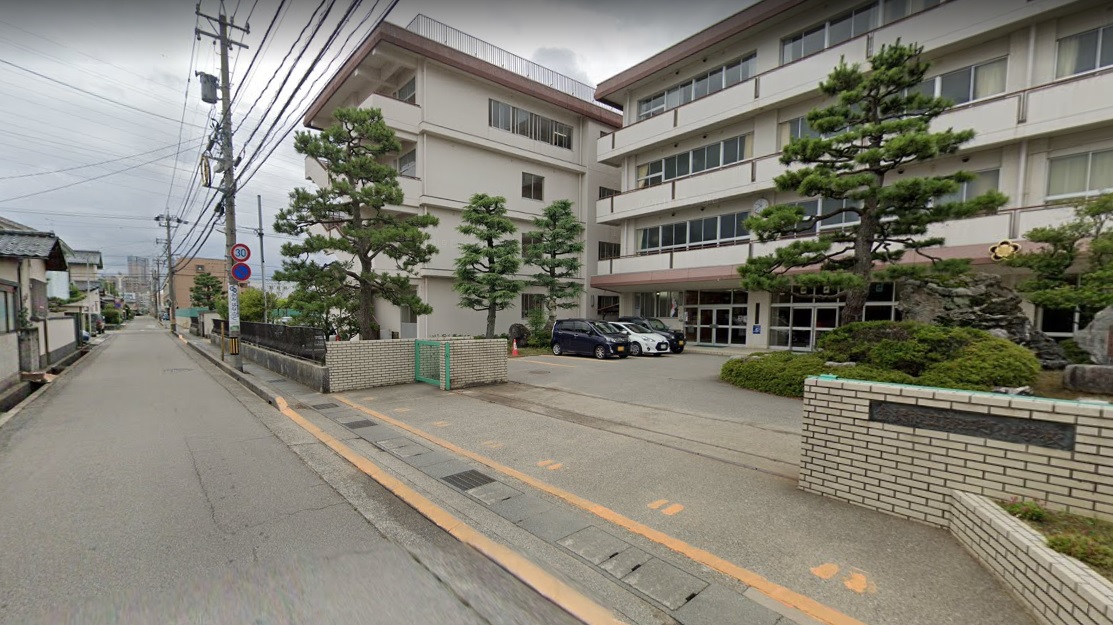 小学校　金沢市立諸江町小学校（小学校）まで1387m