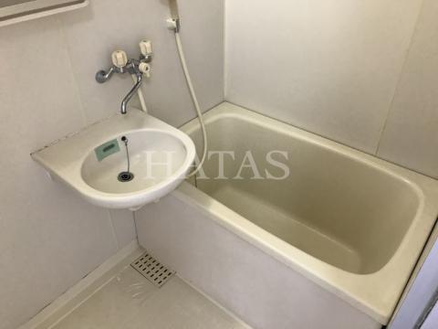 バス・シャワールーム　同物件別部屋です。