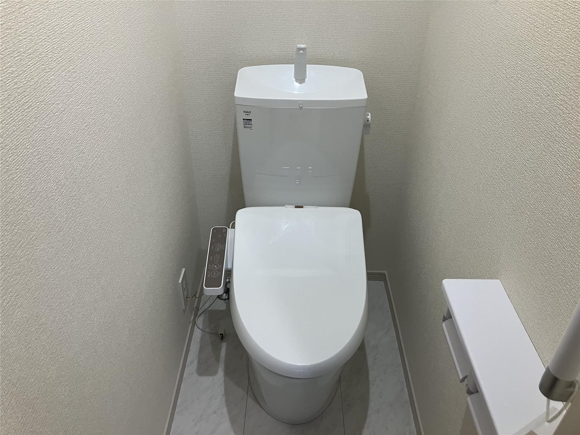 トイレ　参考写真（他号室）
