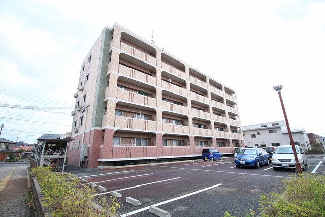 建物外観　５階建てマンション
