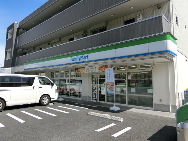 コンビニ　ファミリーマート市川東菅野店（コンビニ）まで612m