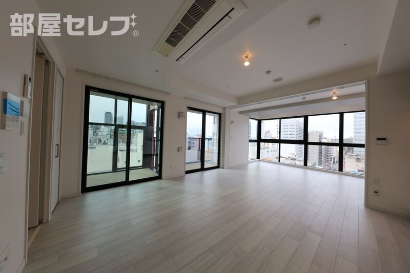 居室・リビング　１２０５号室写真