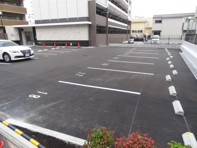 駐車場　駐車場