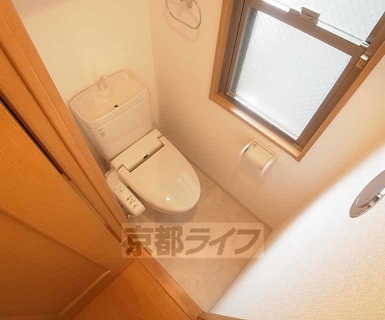トイレ　清潔感のある洋式トイレ。
