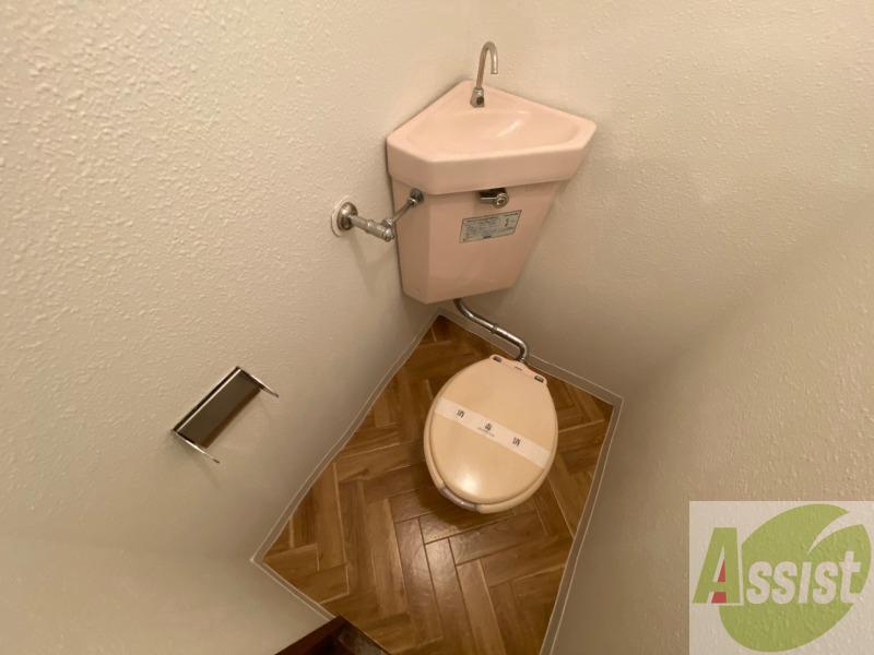 トイレ　こちらはトイレです。清潔感があり、安心して使用できます。
