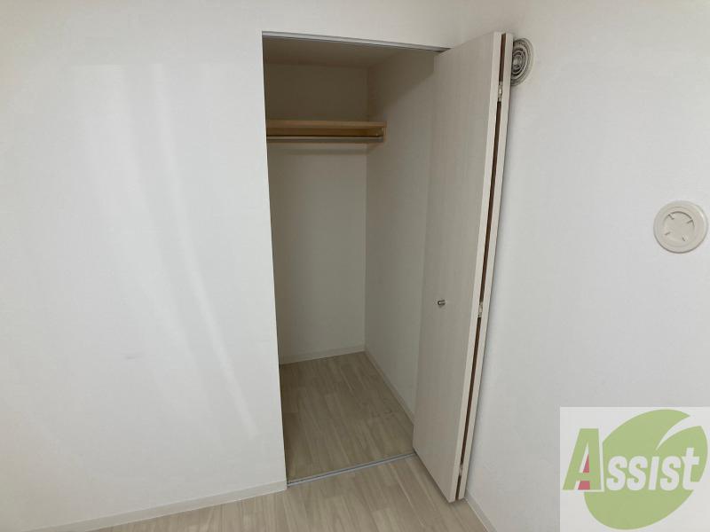 収納　寝室の収納です。部屋がすっきり片付きます。