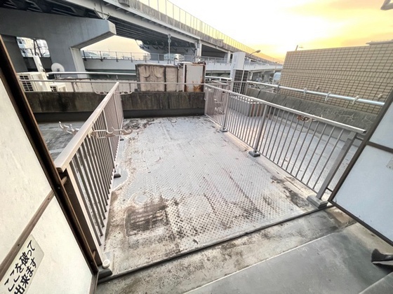 バルコニー　※別号室の写真です