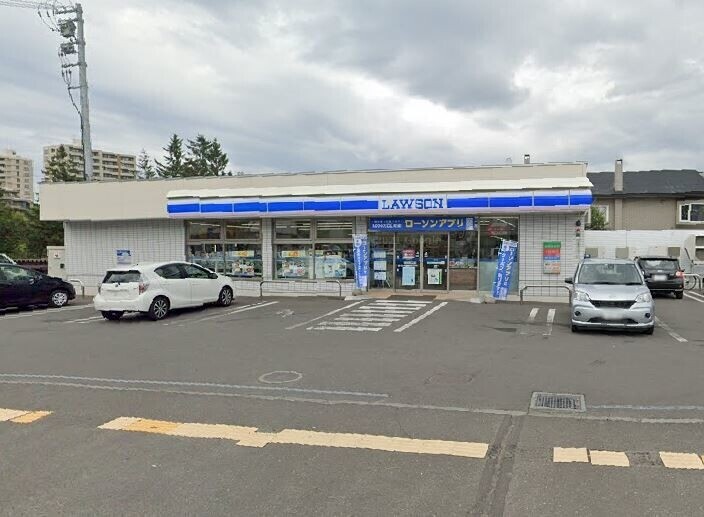 コンビニ　ローソン札幌南郷通二丁目店（コンビニ）まで146m