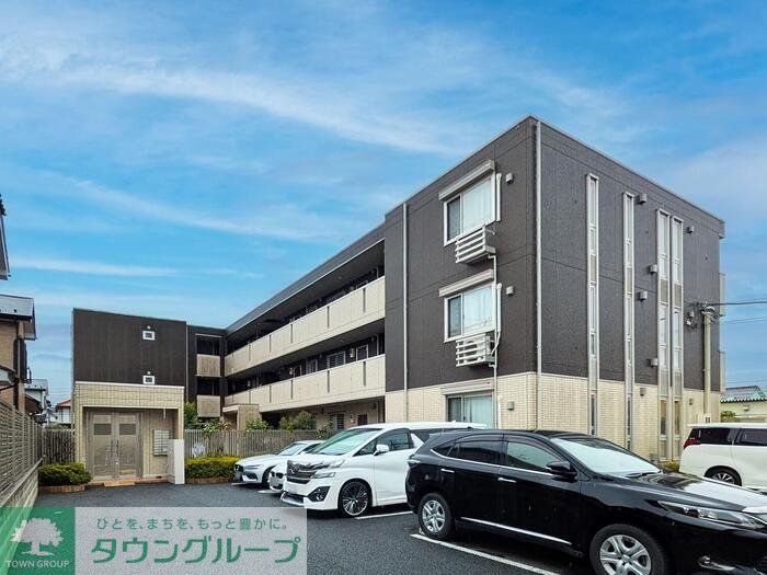 建物外観　駐車場
